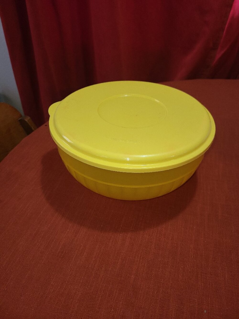 Packerware Large Bowl w/Lid 10” Diameter Yellow Vintage Made In USA